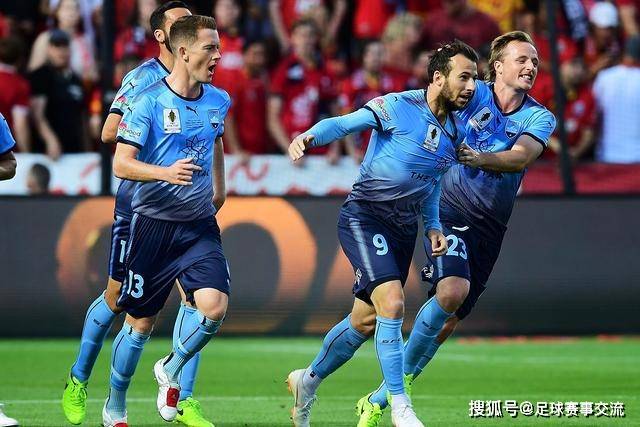 国羽女双疲惫拼搏无缘金牌 刘圣书因伤痛倒地